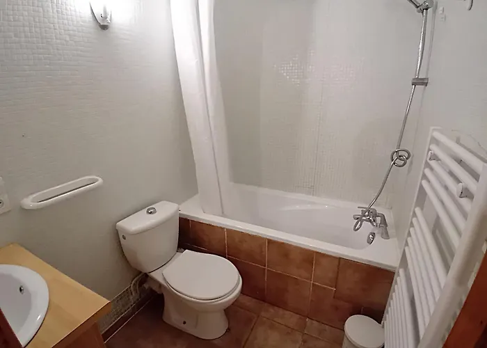 With Mountain View Apartment *