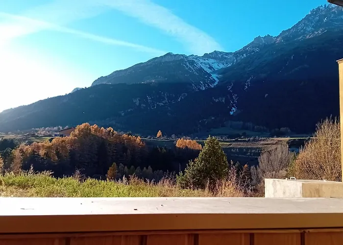 With Mountain View Apartment *